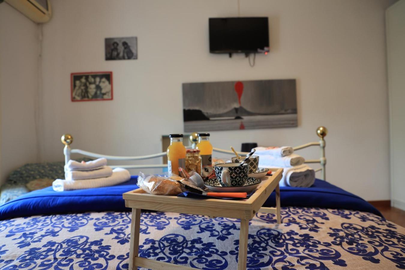 Bed and Breakfast Bernadette Napoli Esterno foto
