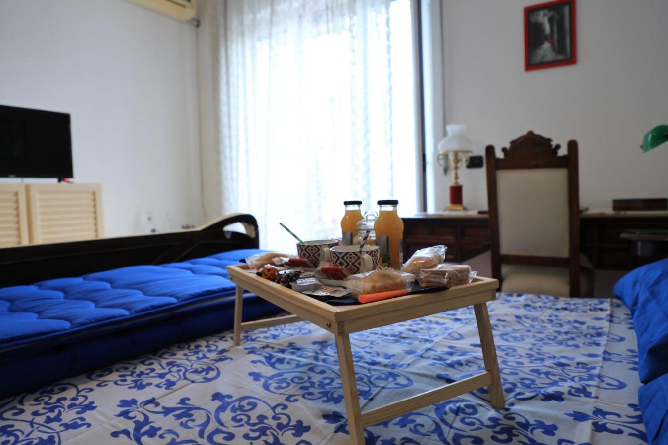 Bed and Breakfast Bernadette Napoli Esterno foto