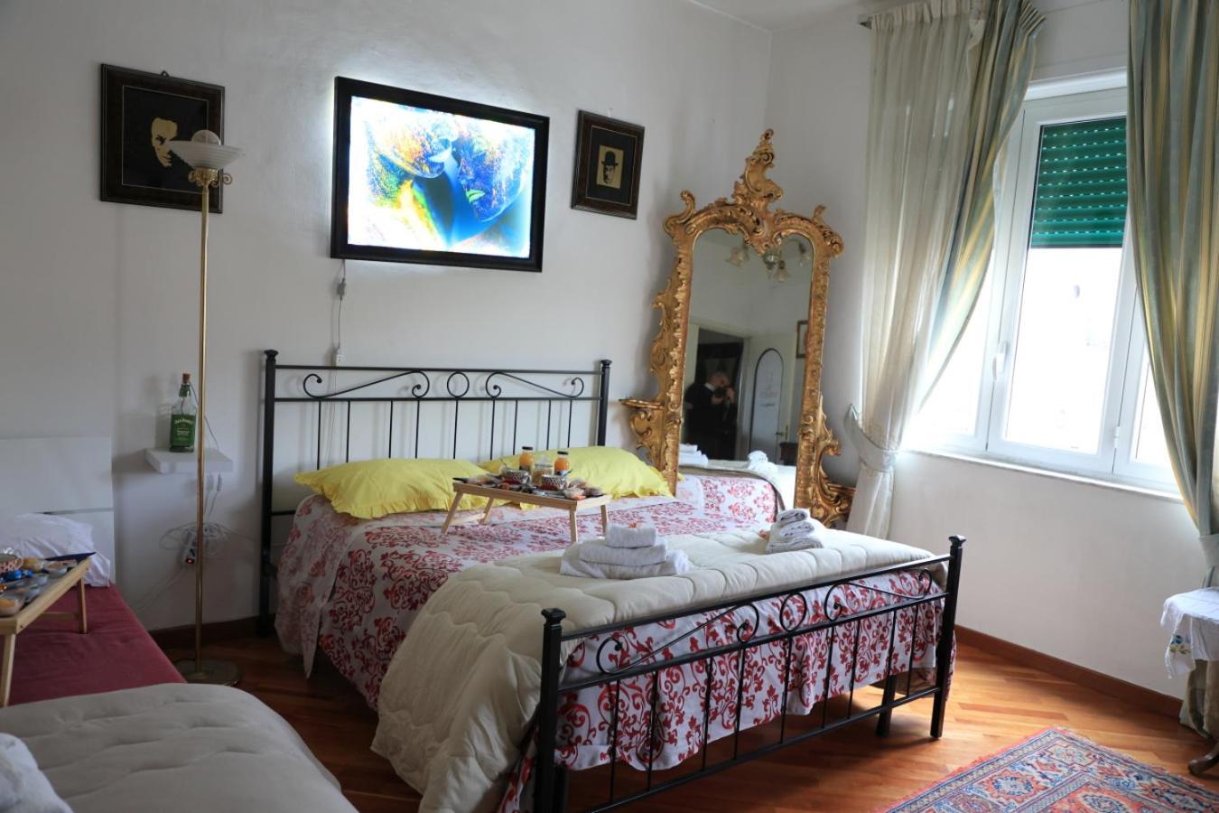 Bed and Breakfast Bernadette Napoli Esterno foto